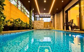 Ll Golden Leaf Ll 3Bhk Ll Ac Ll
